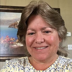 Meet your Posher, Debbie